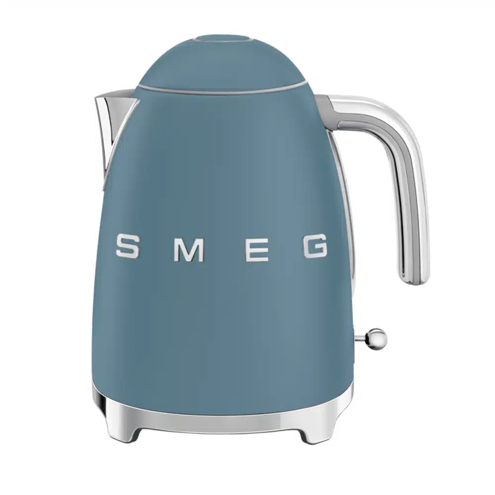 281-Smeg-KLF03SBMUK-01 Smeg 50’s Style Retro Electric Kettle 1.7 Litre , Storm Blue - Image 1